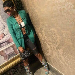 Meet your Posher, Le'taji